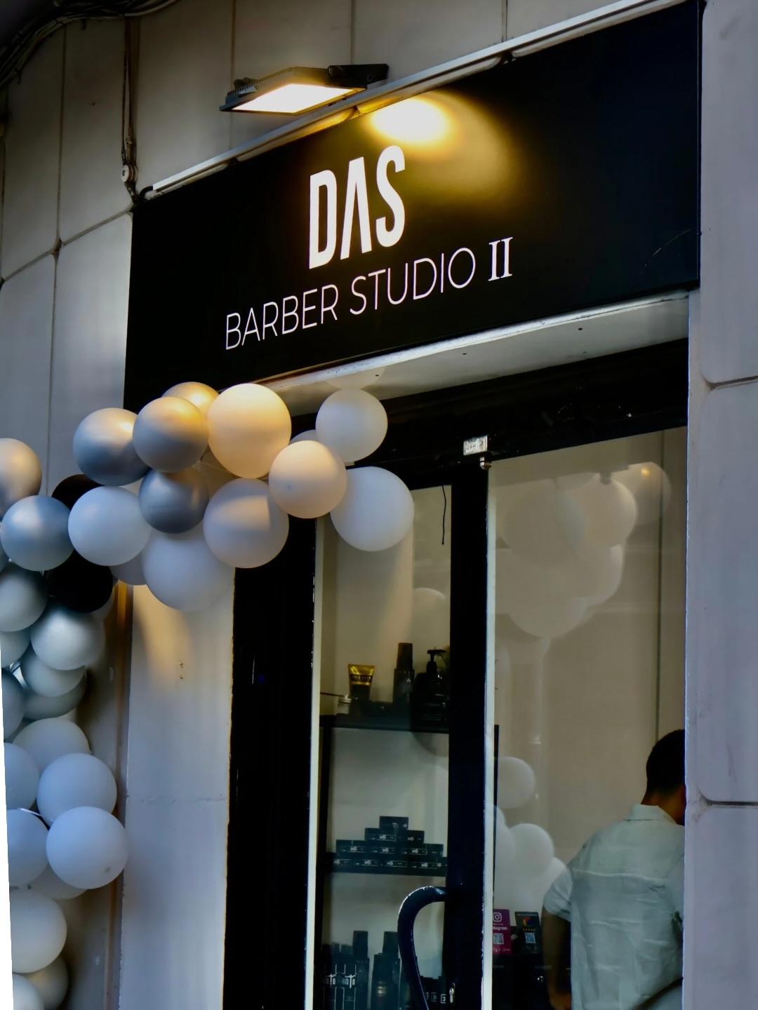 Exterior real de DAS Barber Studio Maragall